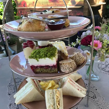 Hotel The Little Britain Themed One Of A Kind In Europe 4*