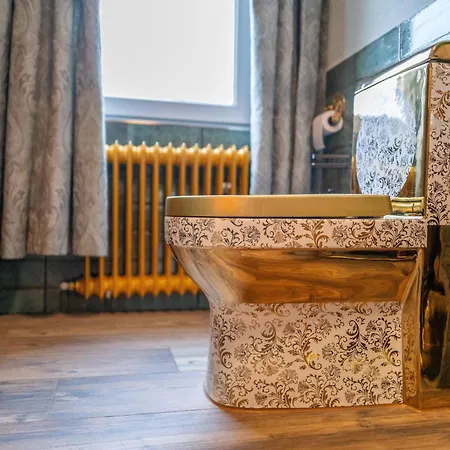 Hotel The Little Britain Themed One Of A Kind In Europe 4*