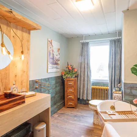 Hotel The Little Britain Themed One Of A Kind In Europe Vettelschoss