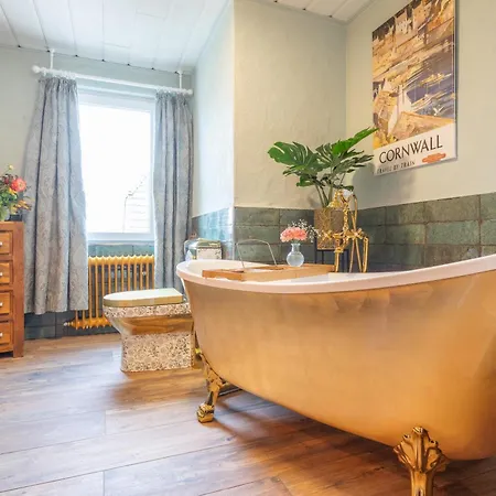 The Little Britain Themed One Of A Kind In Europe Hotel Vettelschoss