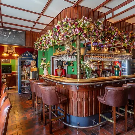 The Little Britain Themed One Of A Kind In Europe מלון Vettelschoß